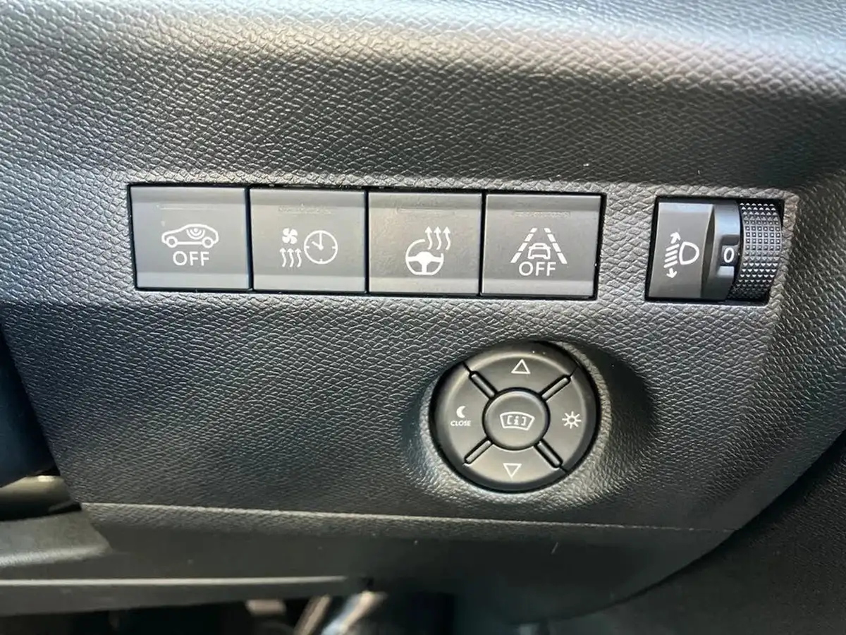 2022-citroen-c4-e-shine-plus-big-24