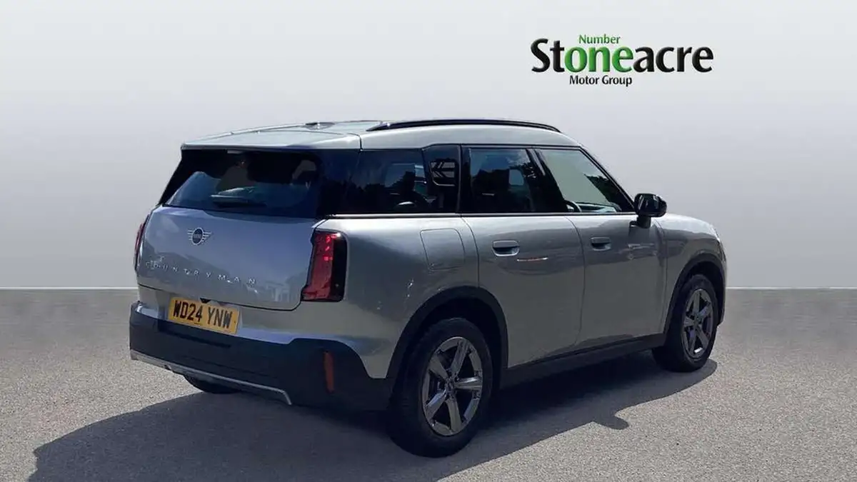 2024-mini-countryman-15-cooper-c-classic-big-1