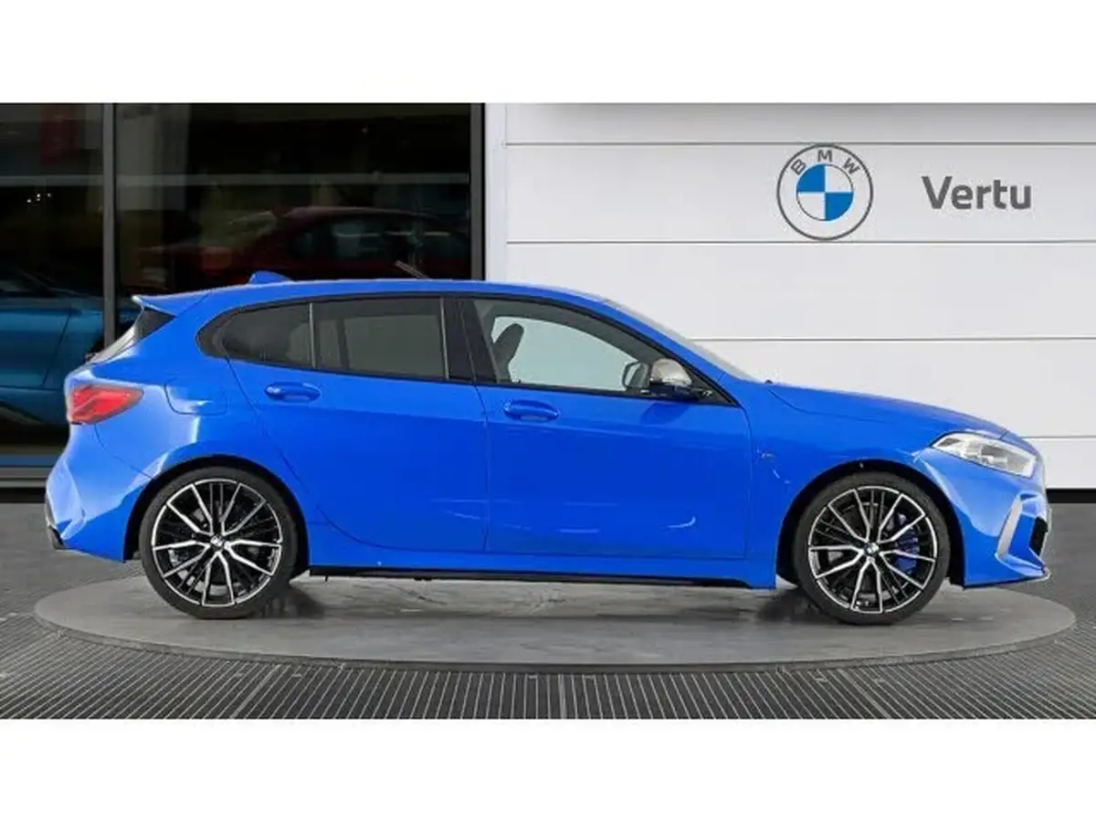 2022-bmw-1-series-20-m135i-xdrive-big-2