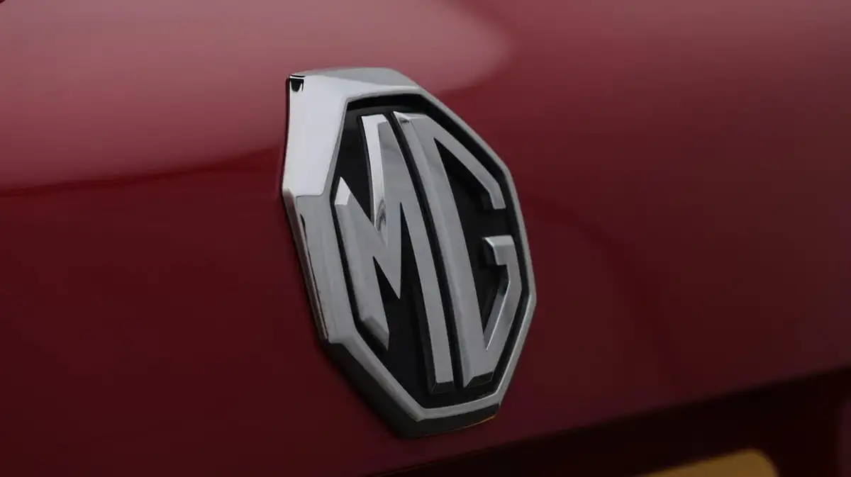 2022-mg-hs-15t-gdi-excite-162ps-dct-big-20