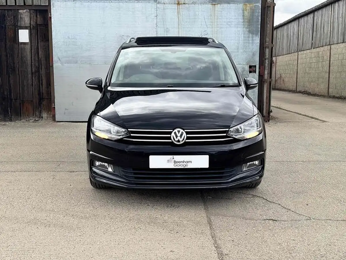 2016-volkswagen-touran-20tdi-se-family-big-4
