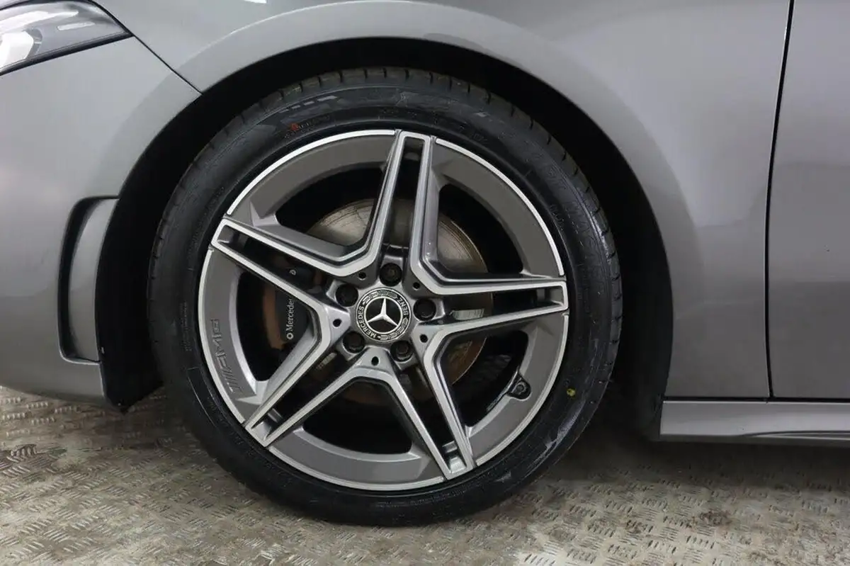 2018-mercedes-benz-a-class-13-a200-amg-line-ss-hatchback-5d-7g-dct-big-30