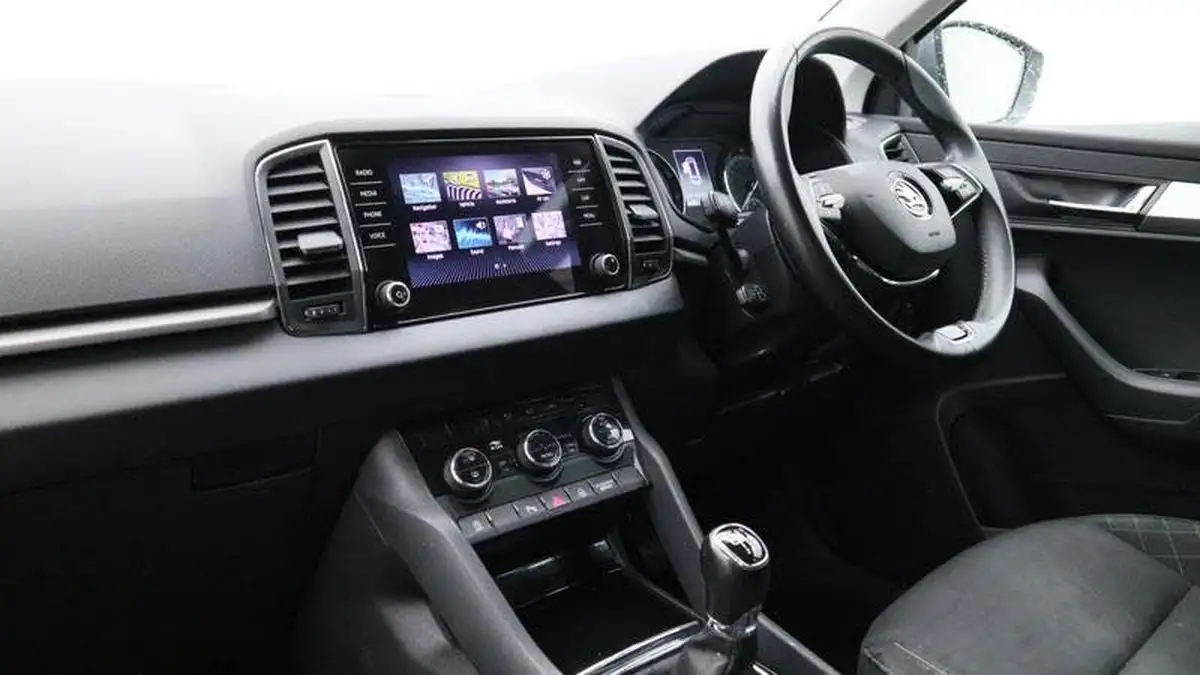2021-skoda-karoq-10-tsi-se-technology-110ps-big-5