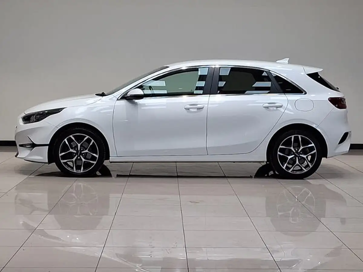 2022-kia-ceed-15-t-gdi-3-hatchback-big-3