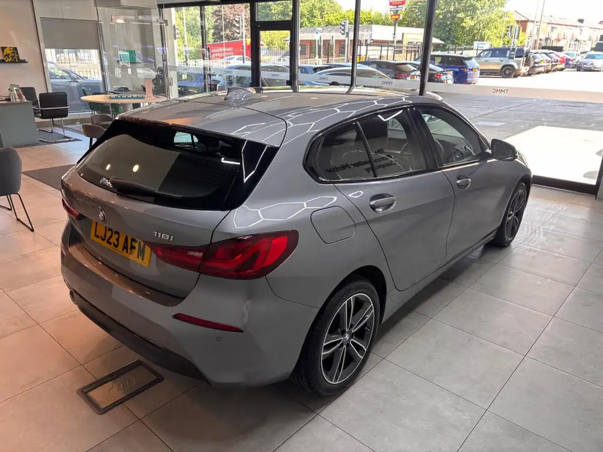 2023-bmw-1-series-15-118i-sport-dct-big-6