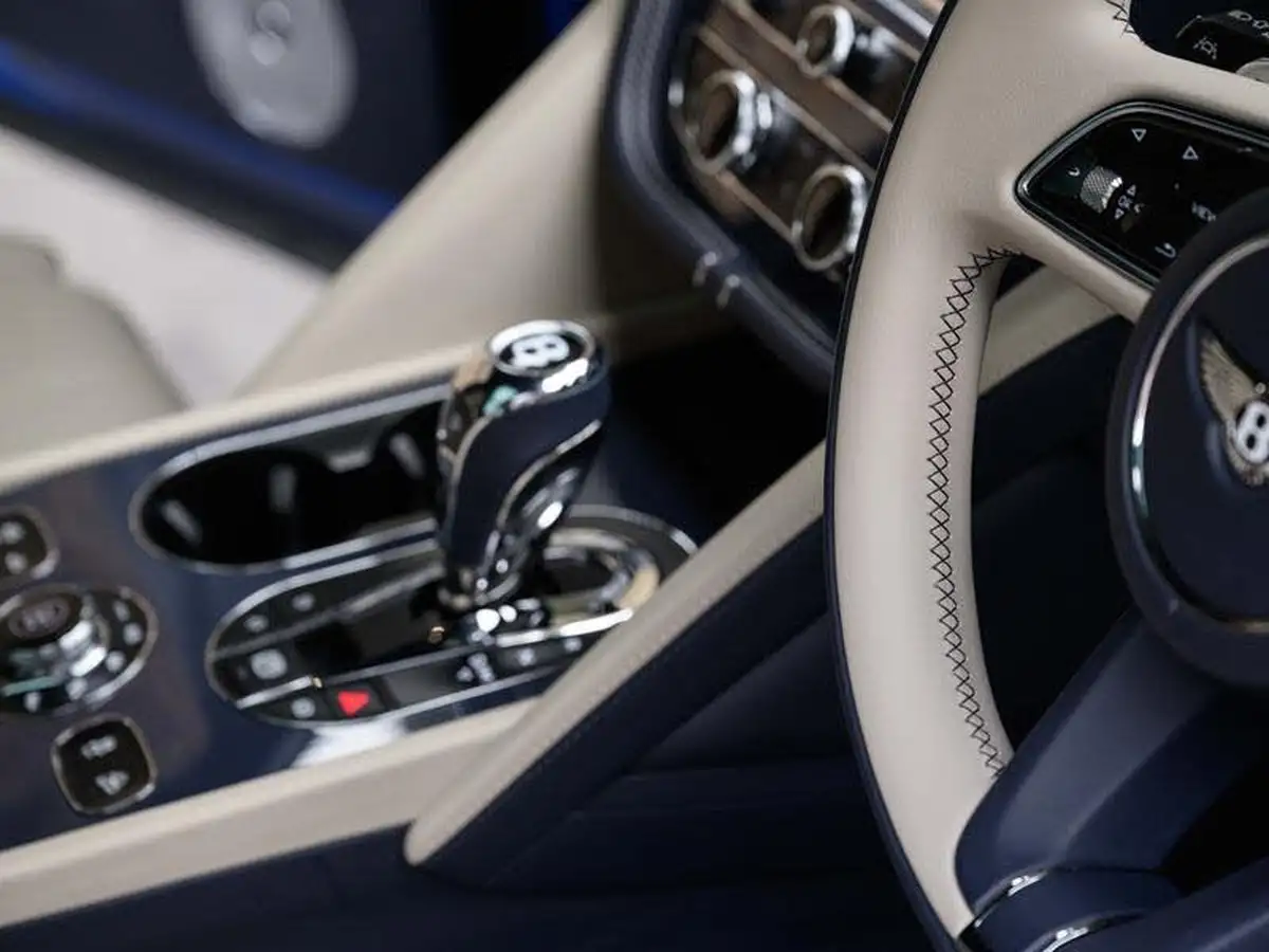 2024-bentley-bentayga-40-v8-extended-wheelbase-azure-big-19
