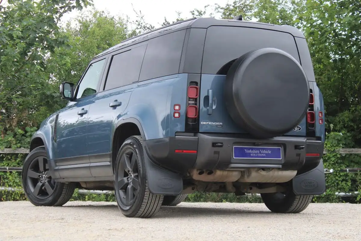 2021-land-rover-110-defender-30-d300-hard-top-se-110-big-2