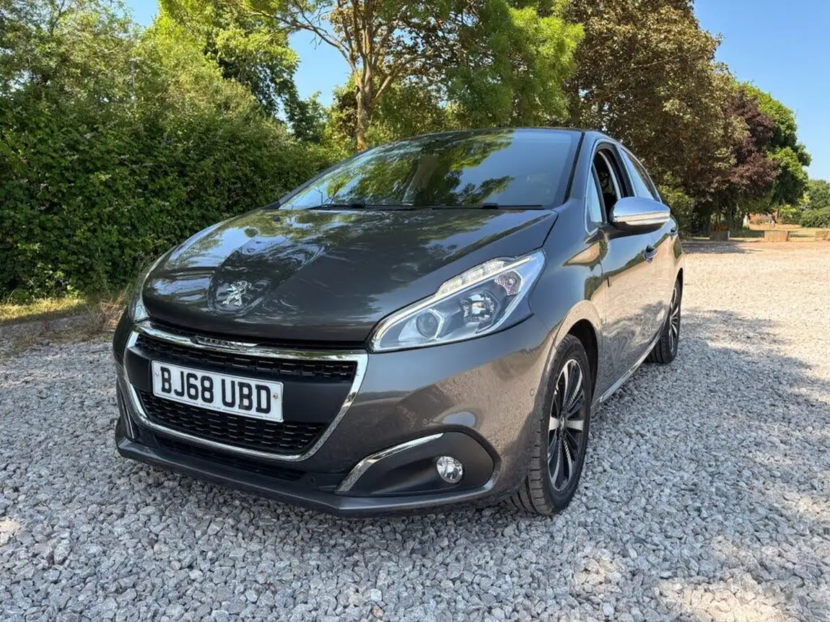 2018-peugeot-208-12-puretech-tech-edition-82bhp-big-6