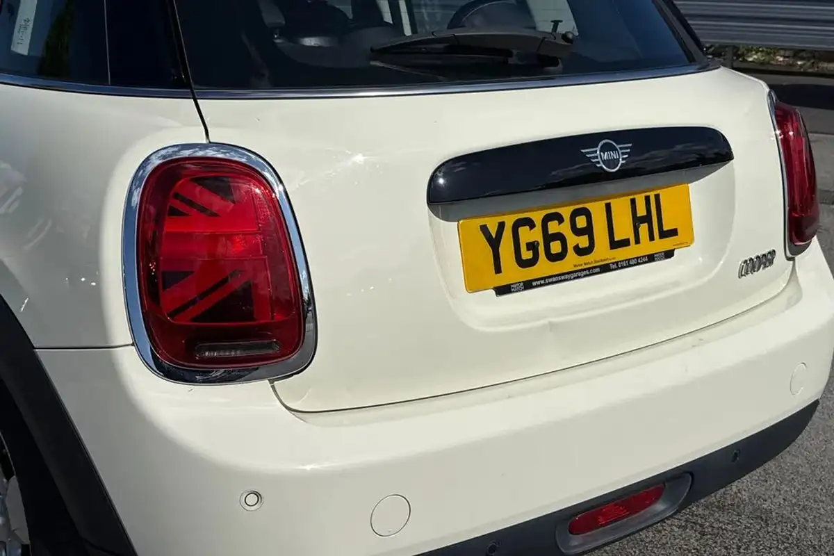 2019-mini-cooper-15-cooper-classic-hatchback-5d-big-7