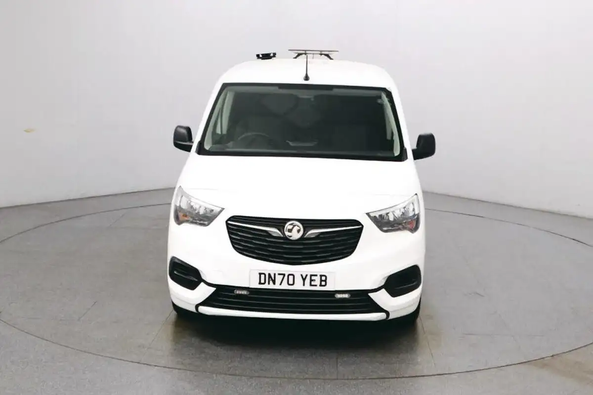 2020-vauxhall-combo-15cdti-sportive-2300-100pseu6d-t-l2h1-panel-big-10