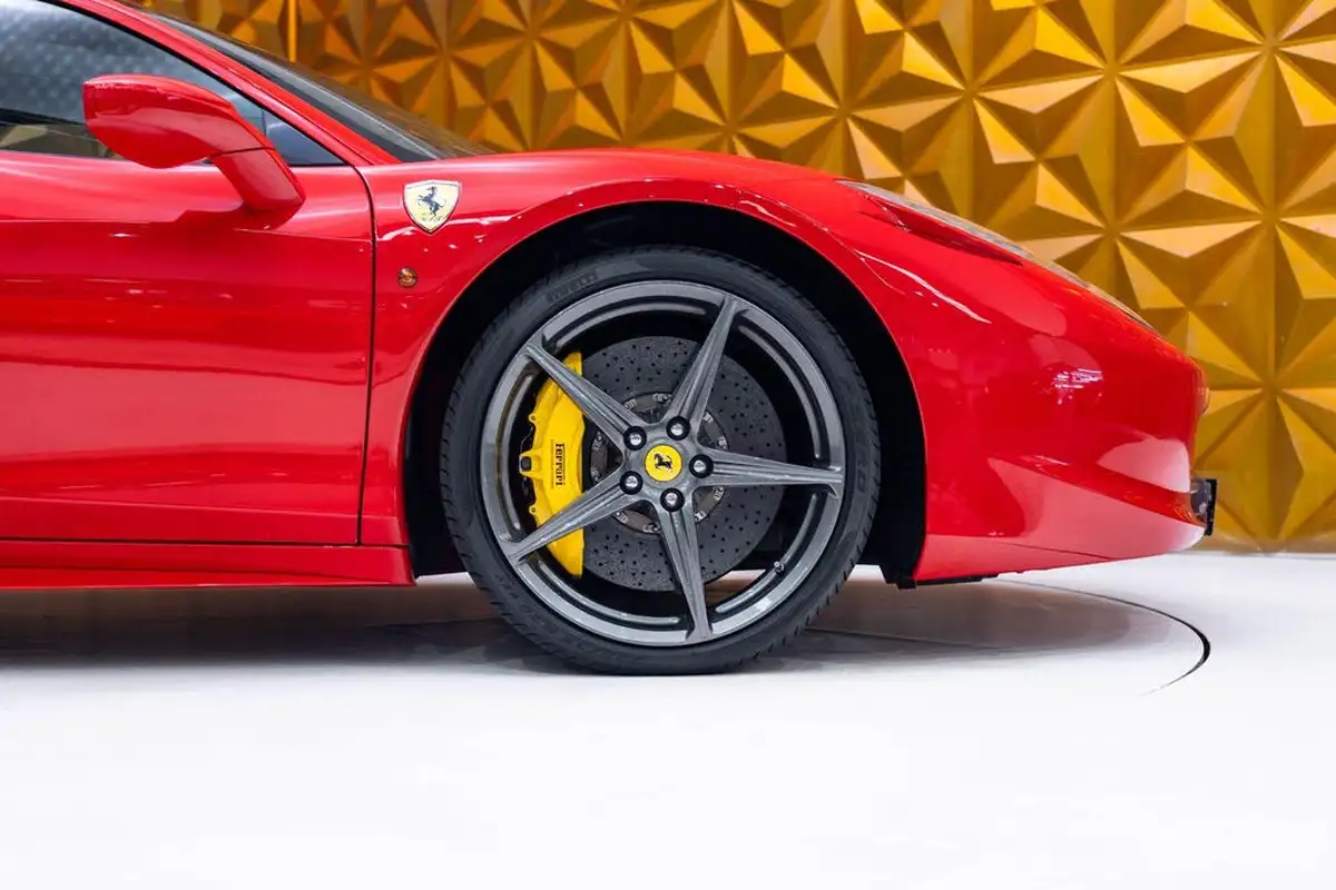 2012-ferrari-458-45-italia-big-33