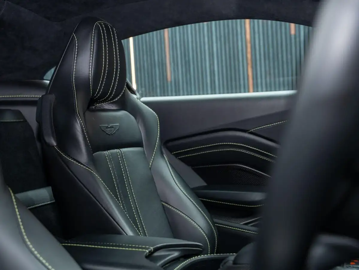 2018-aston-martin-vantage-40-v8-vantage-big-29