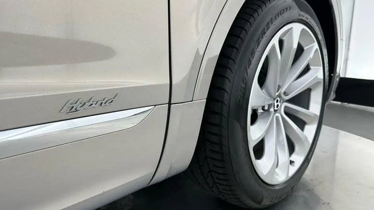 2020-bentley-bentayga-30-hybrid-big-18