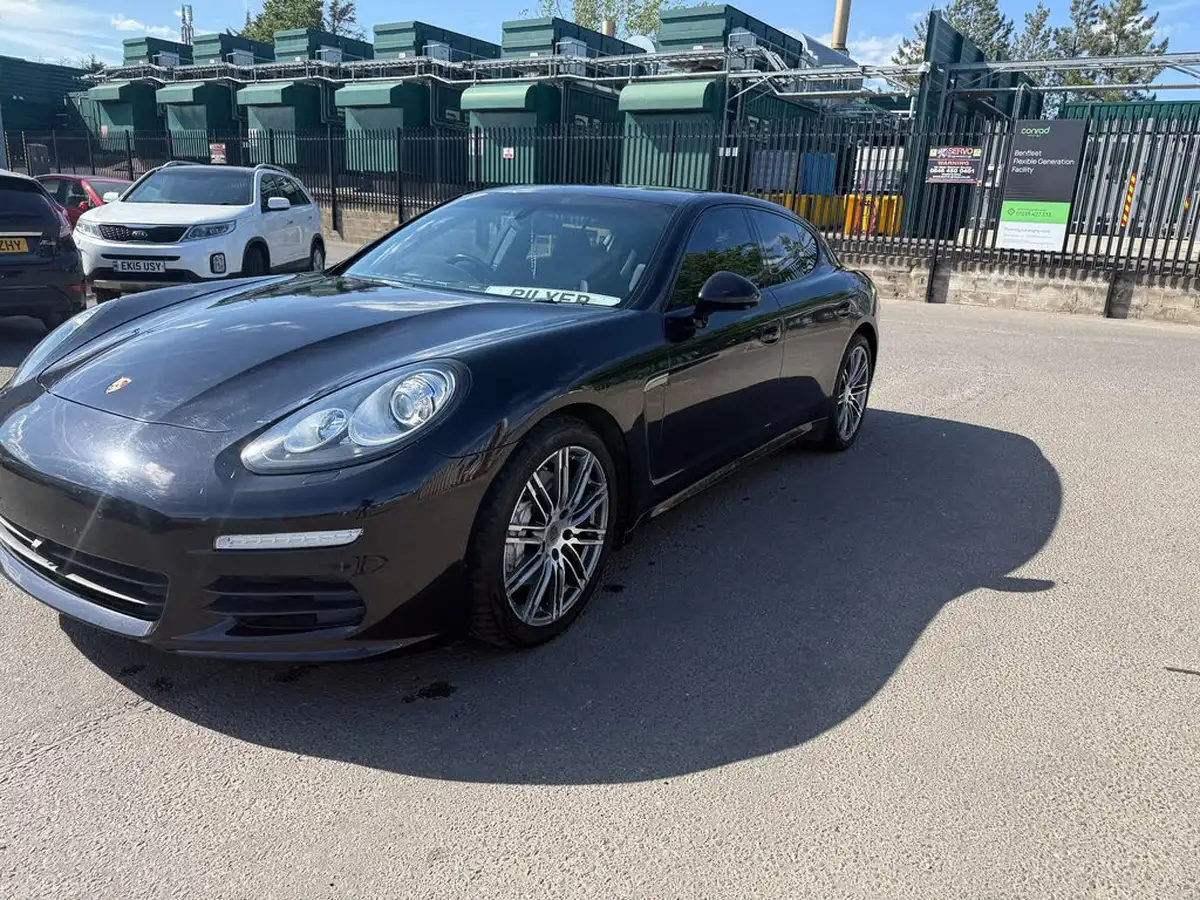 2014-porsche-panamera-30td-big-24