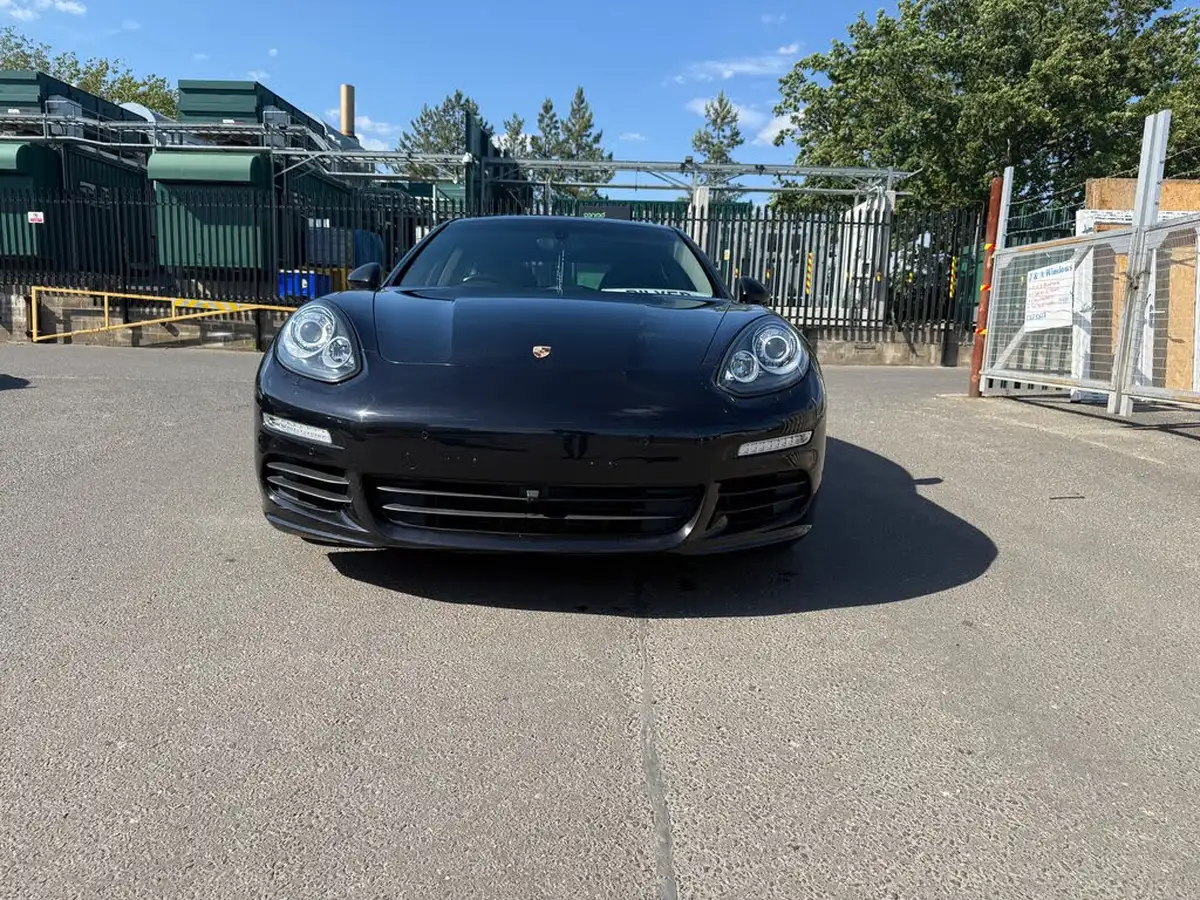 2014-porsche-panamera-30td-big-0