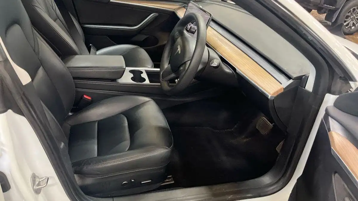 2023-tesla-model-3-e-rwd-long-range-big-6