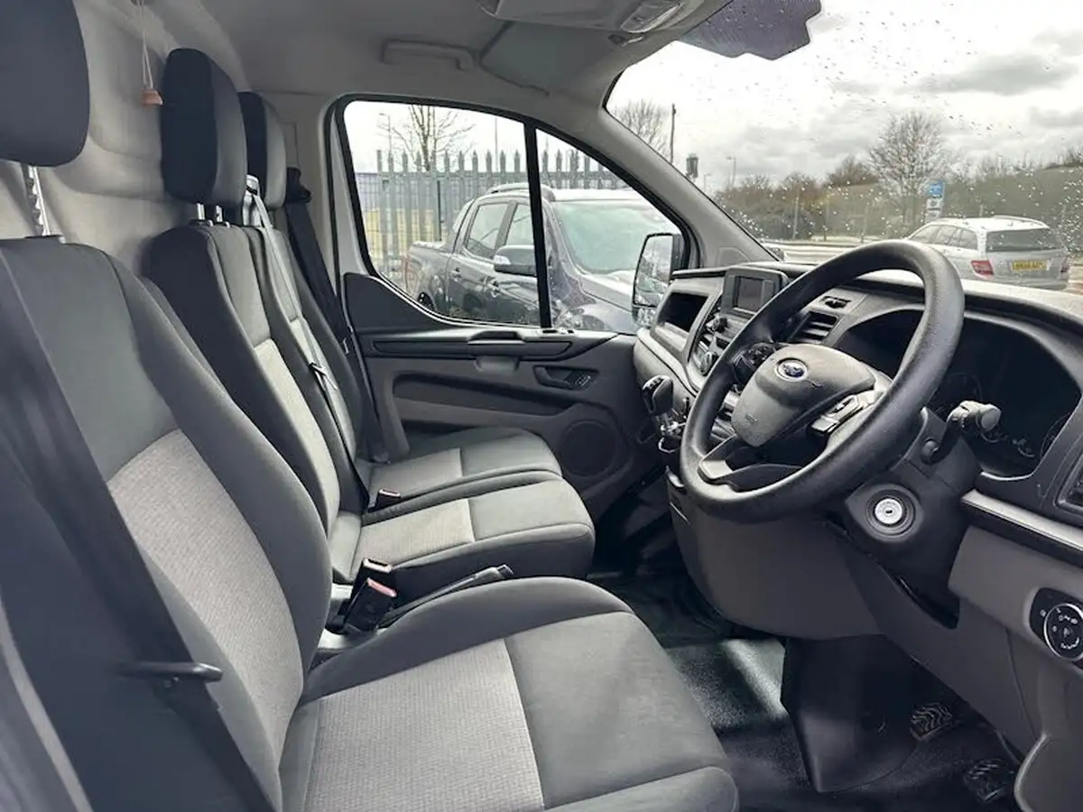 2020-ford-transit-custom-20tdci-280-l1h1-leader-105pseu6dt-panel-van-big-16