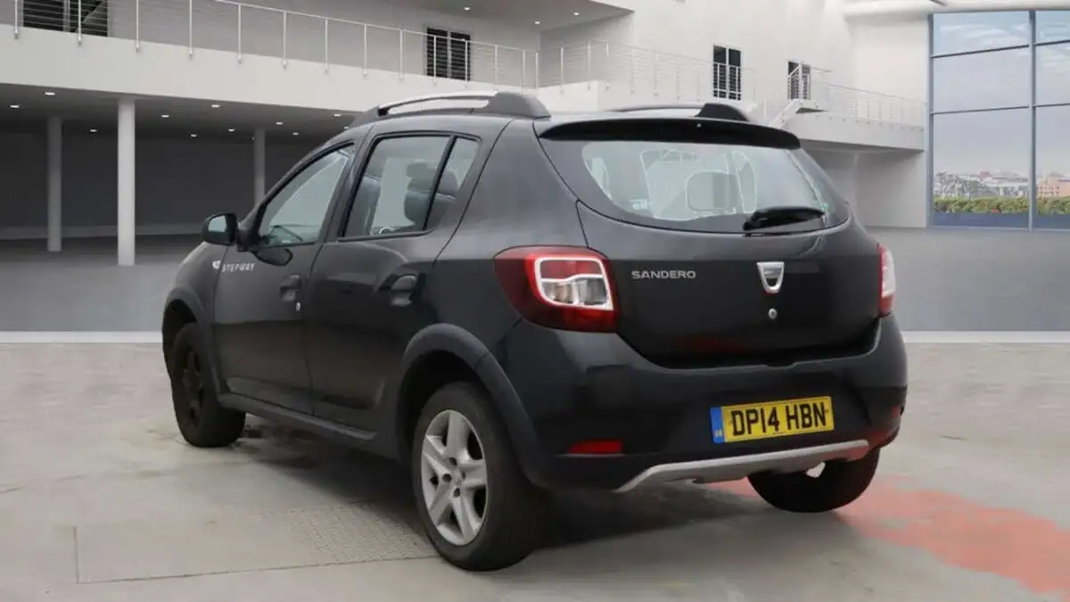 2014-dacia-sandero-stepway-15d-ambiance-big-2