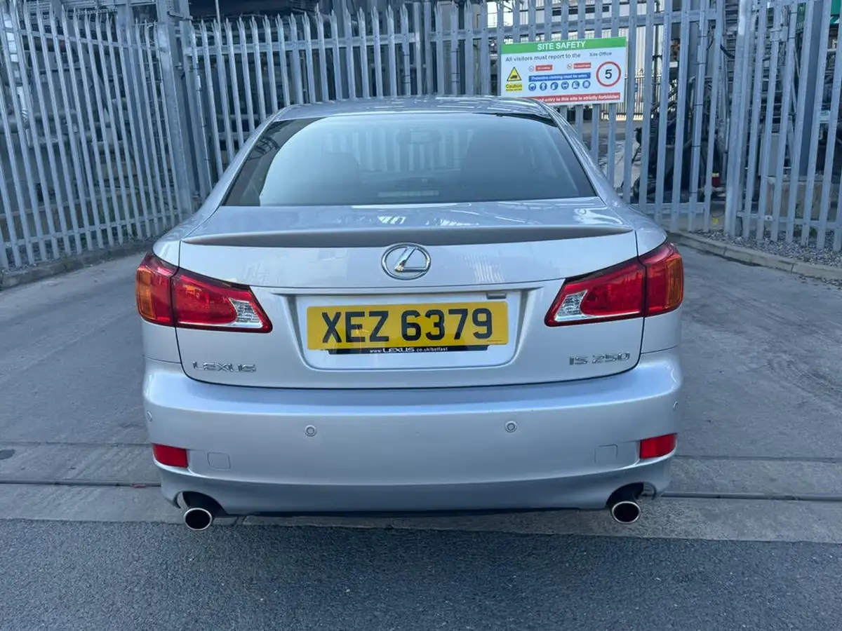 2009-lexus-is-250-25-se-l-saloon-4d-auto-big-4