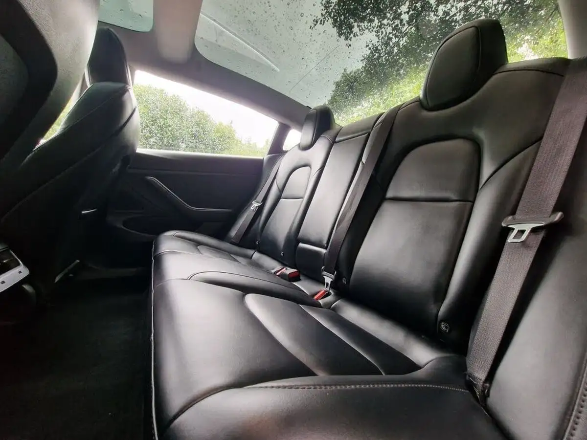 2020-tesla-model-3-e-long-range-big-53