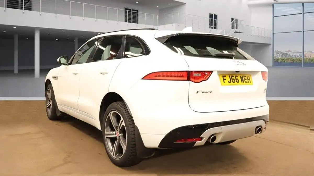 2016-jaguar-f-pace-30-v6-sc-s-30-big-3