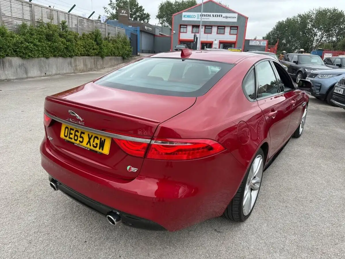 2016-jaguar-xf-30td-s-big-8