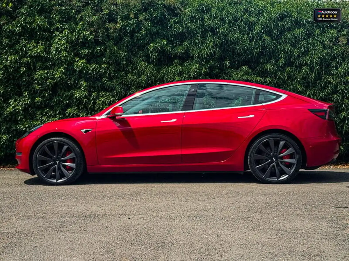 2020-tesla-model-3-e-performance-big-4