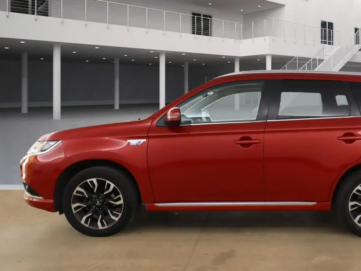 2015-mitsubishi-outlander-20-gx4h-phev-big-4