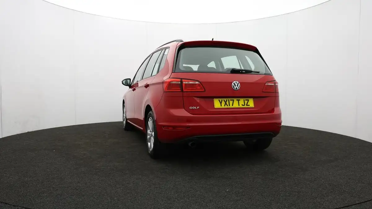 2017-volkswagen-golf-sv-16tdi-se-110ps-bmtss-big-33