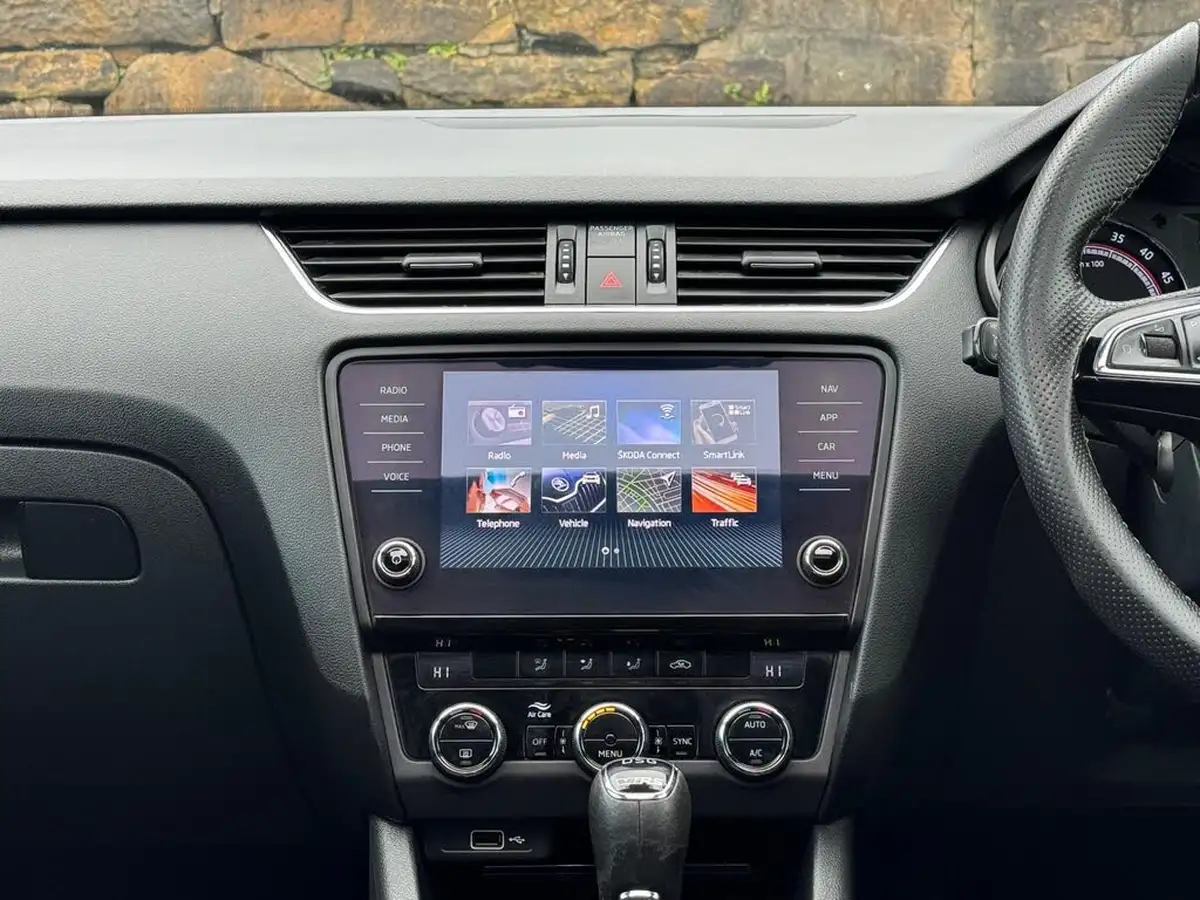 2018-skoda-octavia-20tdi-vrs-hatchback-dsg-big-29