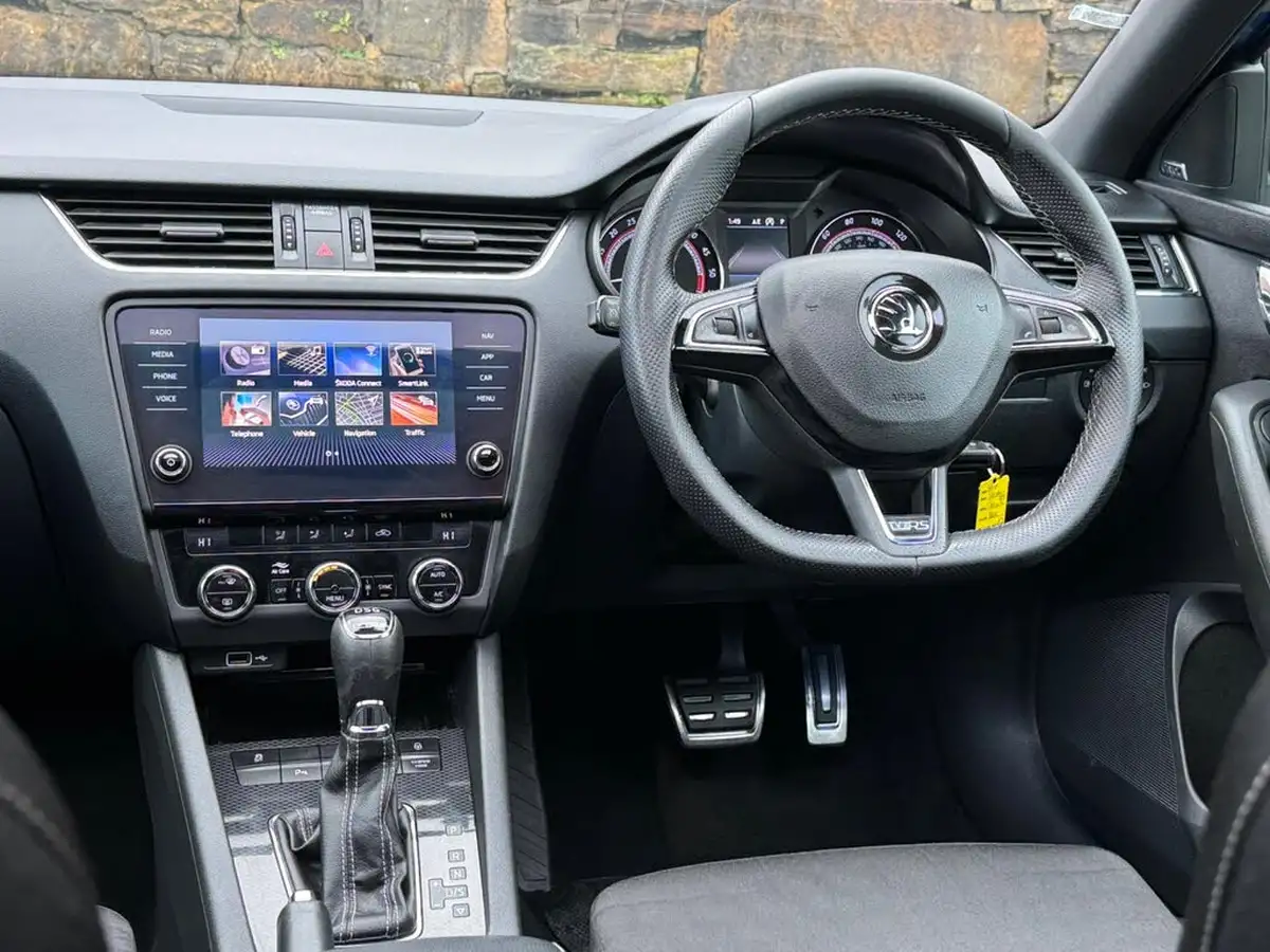 2018-skoda-octavia-20tdi-vrs-hatchback-dsg-big-25
