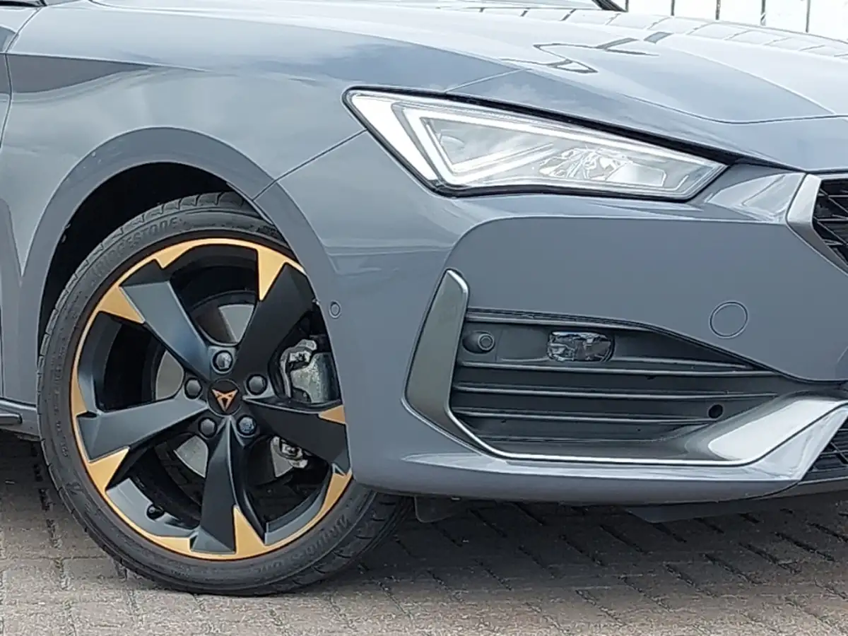 2024-cupra-leon-nf-15-etsi-v1-design-edition-hatchback-big-13