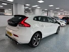2016-volvo-v40-20-t2-r-design-small-1