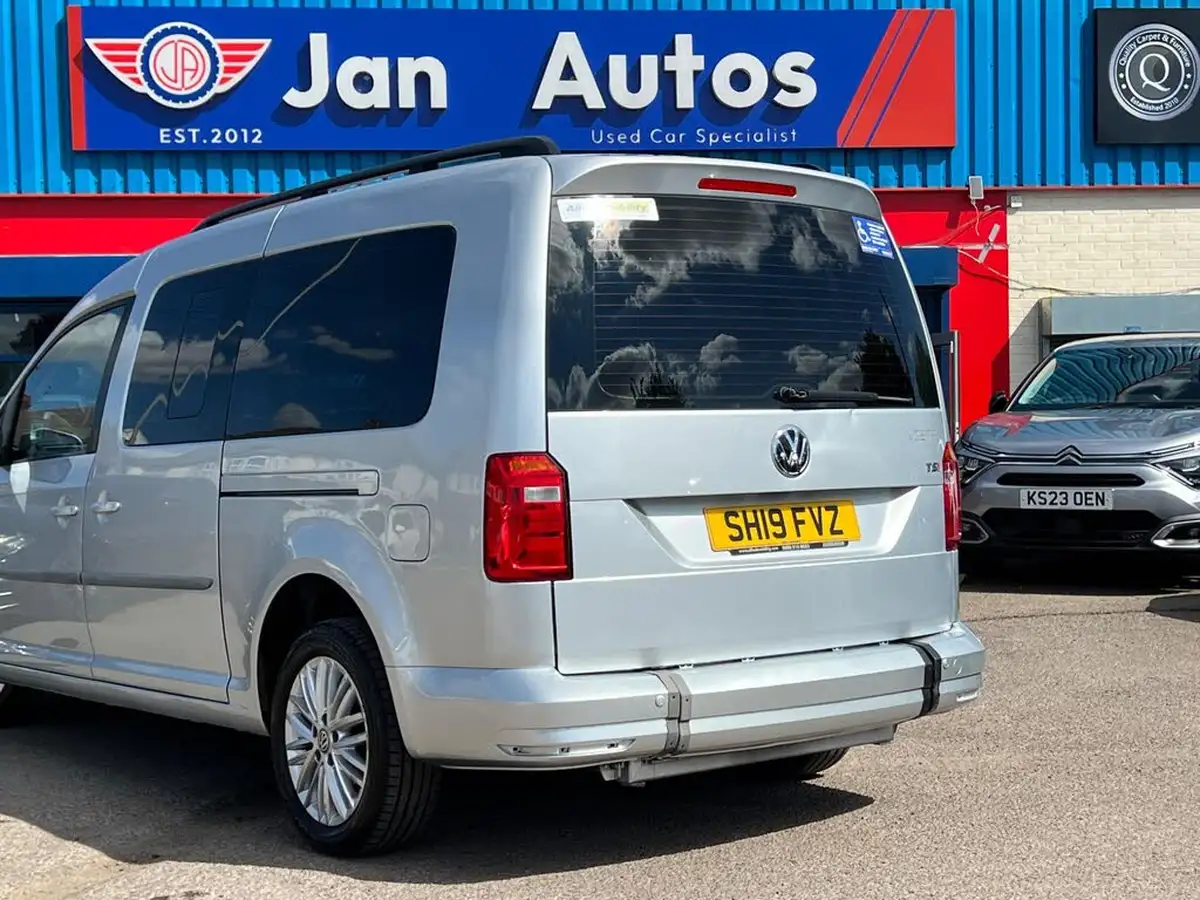 2018-volkswagen-caddy-maxi-life-14-tsi-c20-dsg-big-23