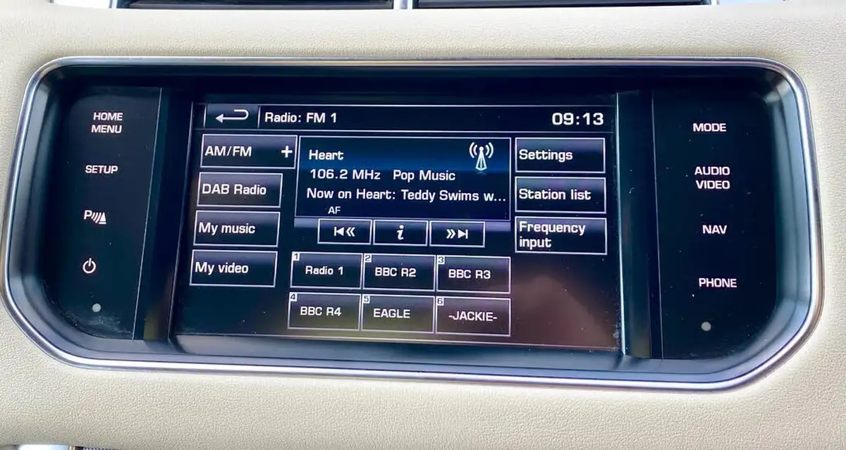 2014-land-rover-range-rover-sport-30-sd-v6-hse-dynamic-big-33