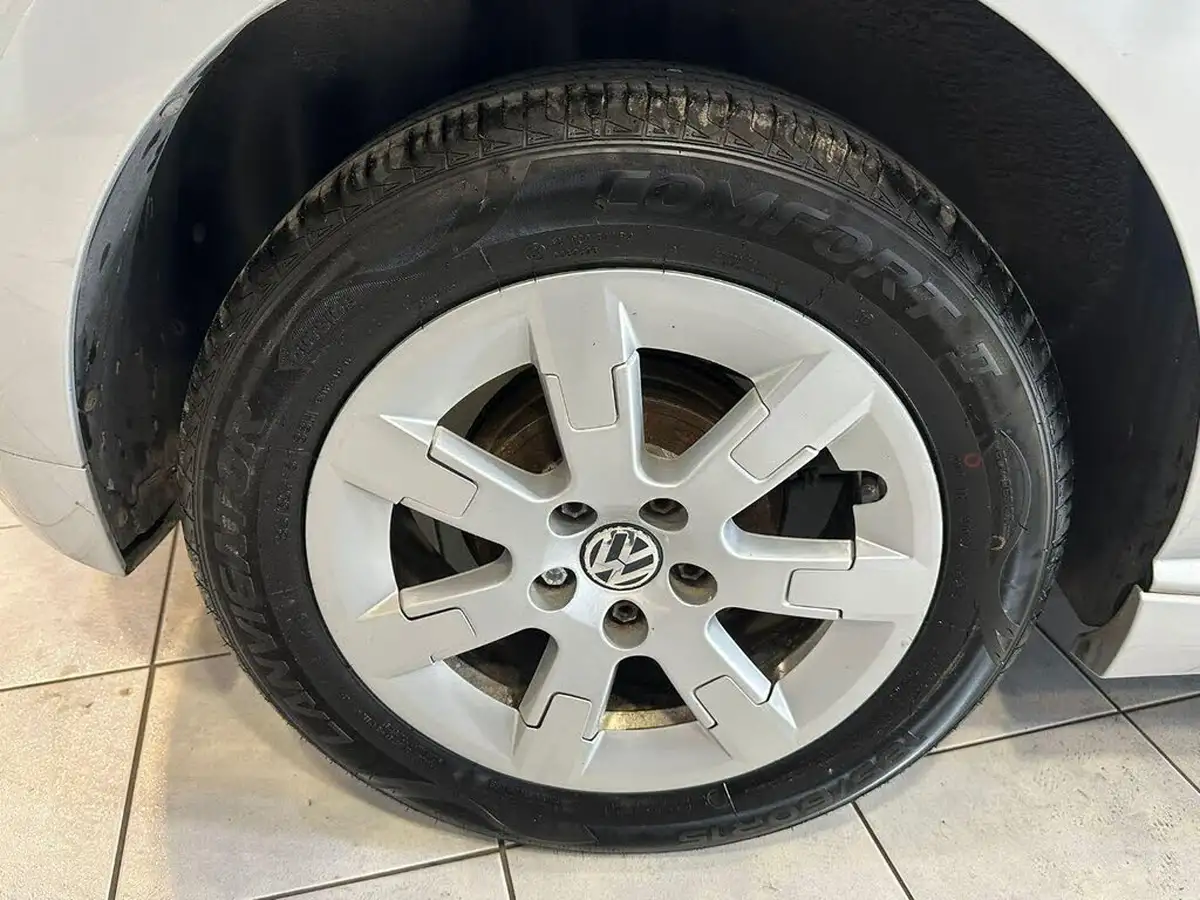 2013-volkswagen-polo-12td-blue-motion-bluemotion-tech-5d-big-6