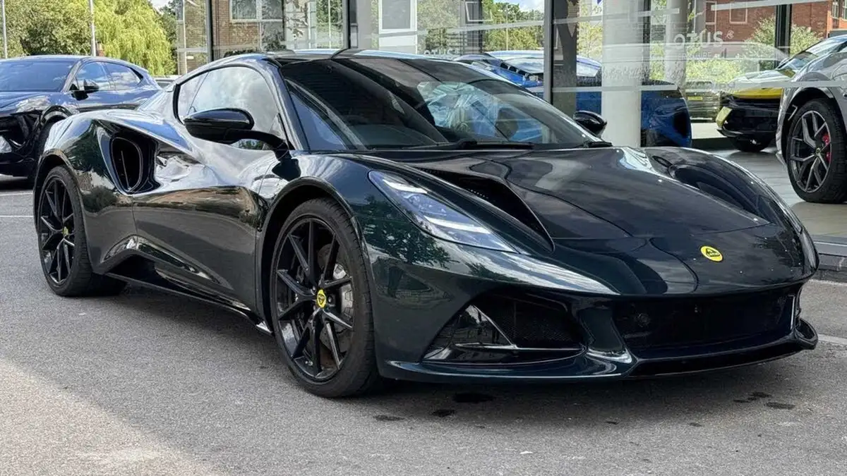 2023-lotus-emira-35-first-edition-v6-big-0