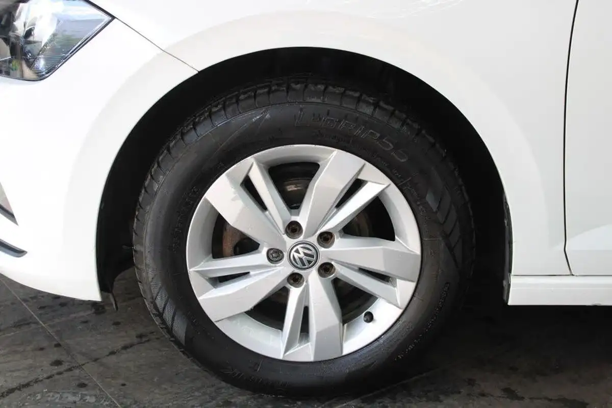 2018-volkswagen-polo-10-se-65ps-evo-big-21