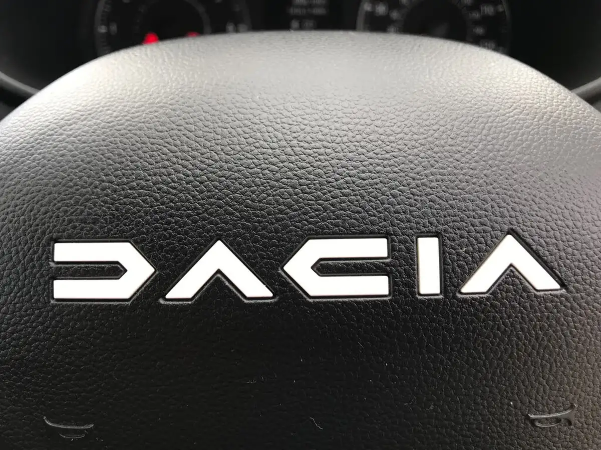 2025-dacia-jogger-10-tce-essential-big-21