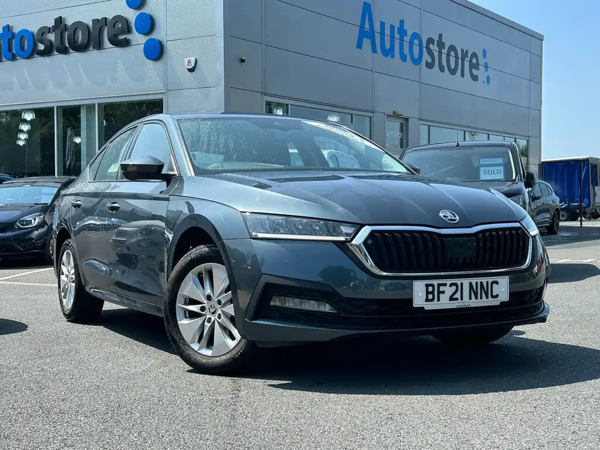 2021-skoda-octavia-10-tsi-se-technology-hatchback-big-0