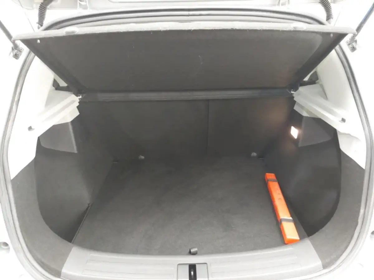 2024-suzuki-swift-12-motion-cvt-big-7