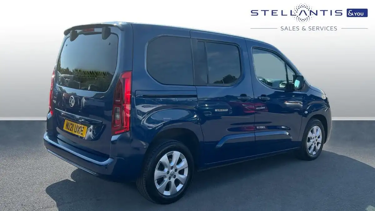 2021-vauxhall-combo-life-15-se-100ps-big-2