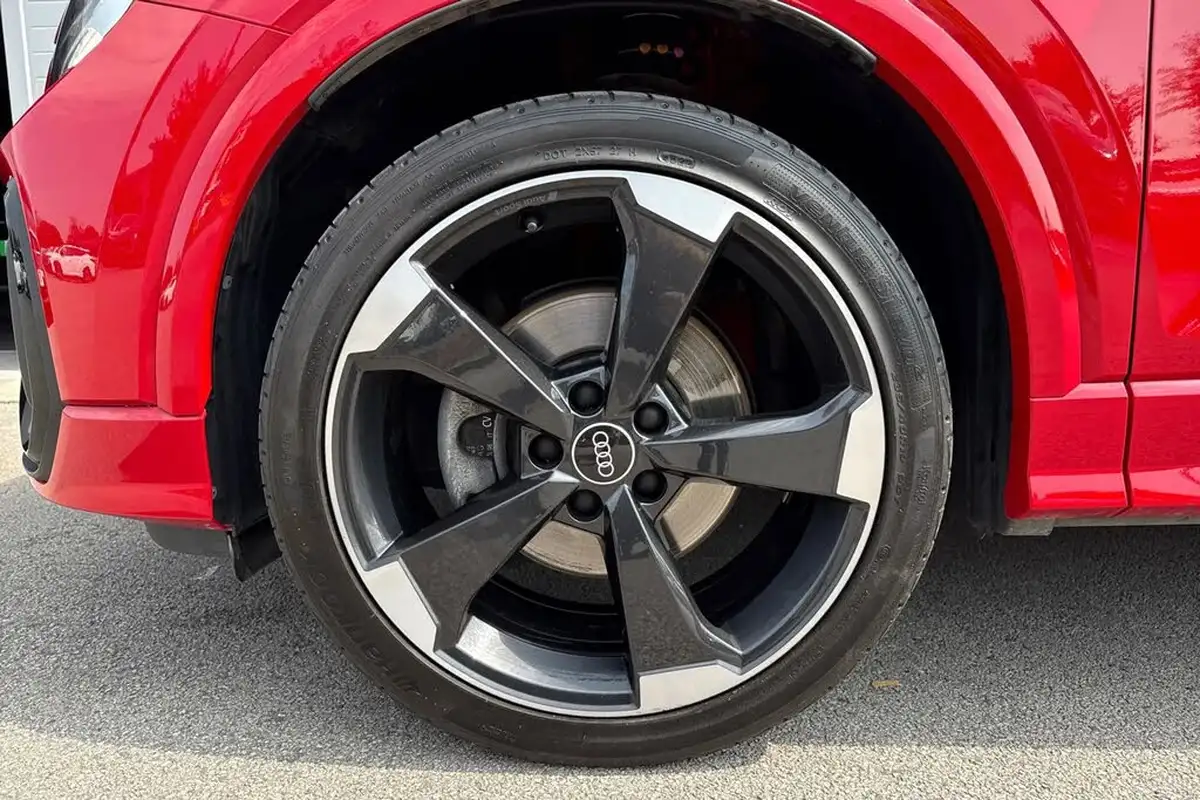 2023-audi-q2-10-30-tfsi-black-edition-big-11