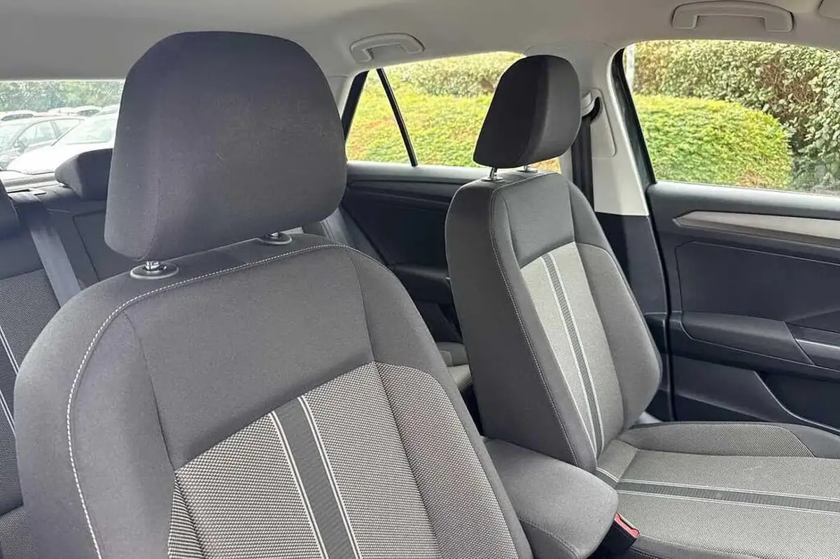 2020-volkswagen-t-roc-10-tsi-se-115ps-big-30