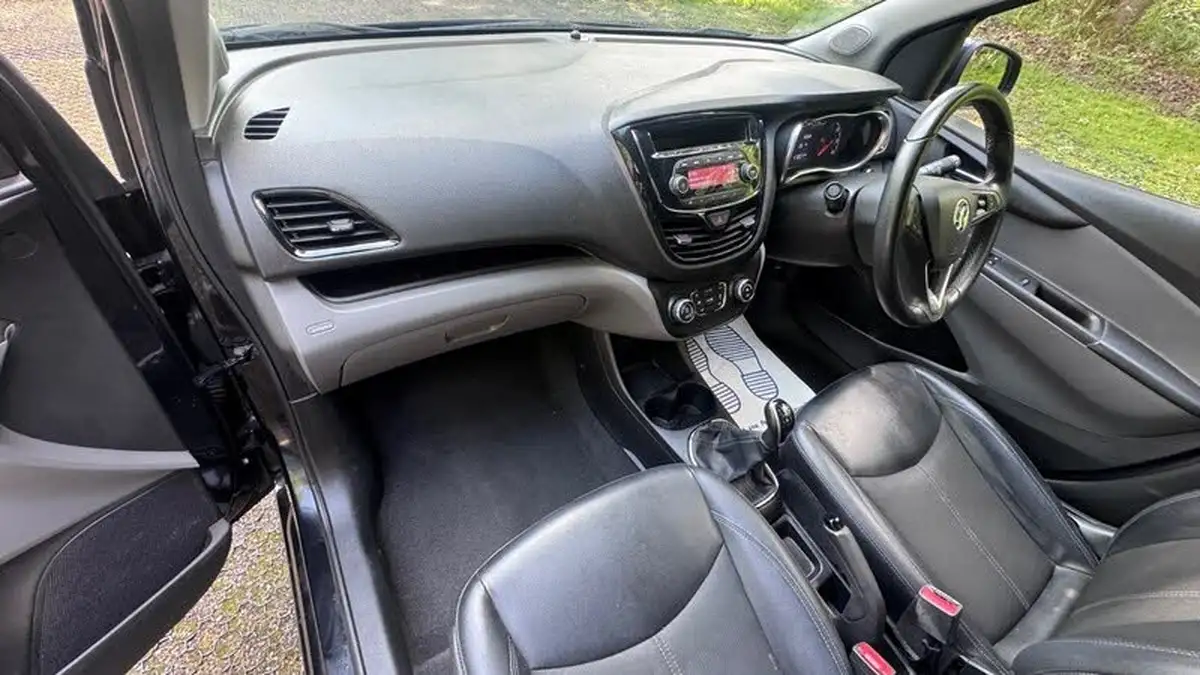 2016-vauxhall-viva-10i-sl-big-27