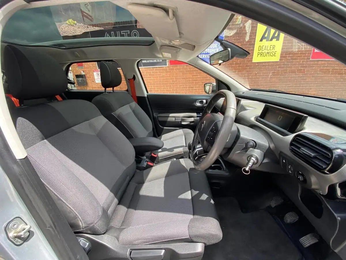 2017-citroen-c4-cactus-12-puretech-rip-curl-big-42