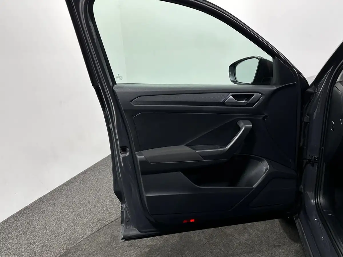 2021-volkswagen-t-roc-20tdi-s-big-27