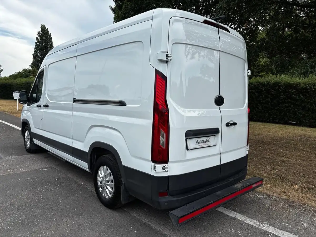 2022-maxus-e-deliver-9-e-lh-515kwh-big-14