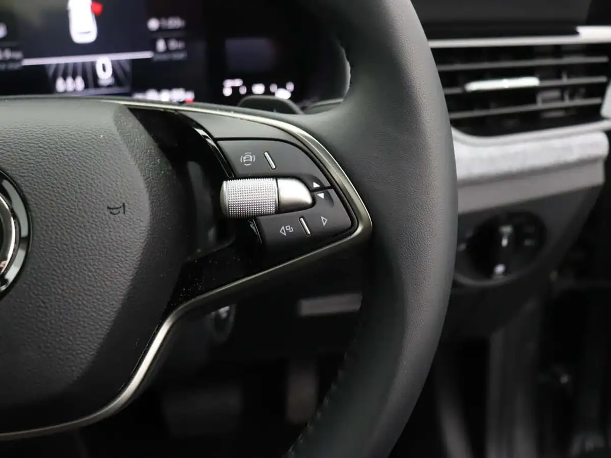 2024-skoda-kamiq-10-tsi-se-116ps-dsg-big-33