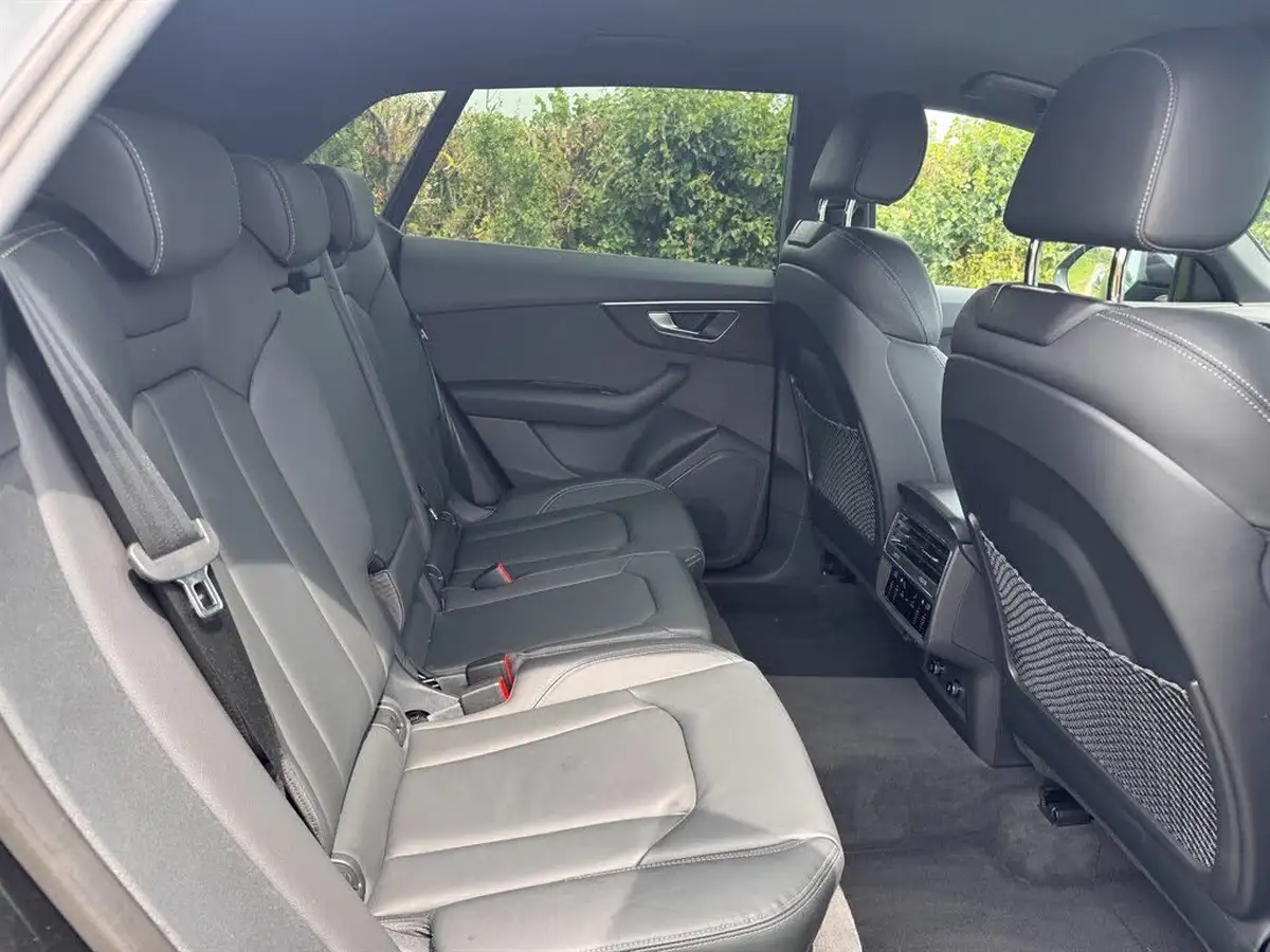 2023-audi-q8-30-55-tfsi-black-edition-big-13